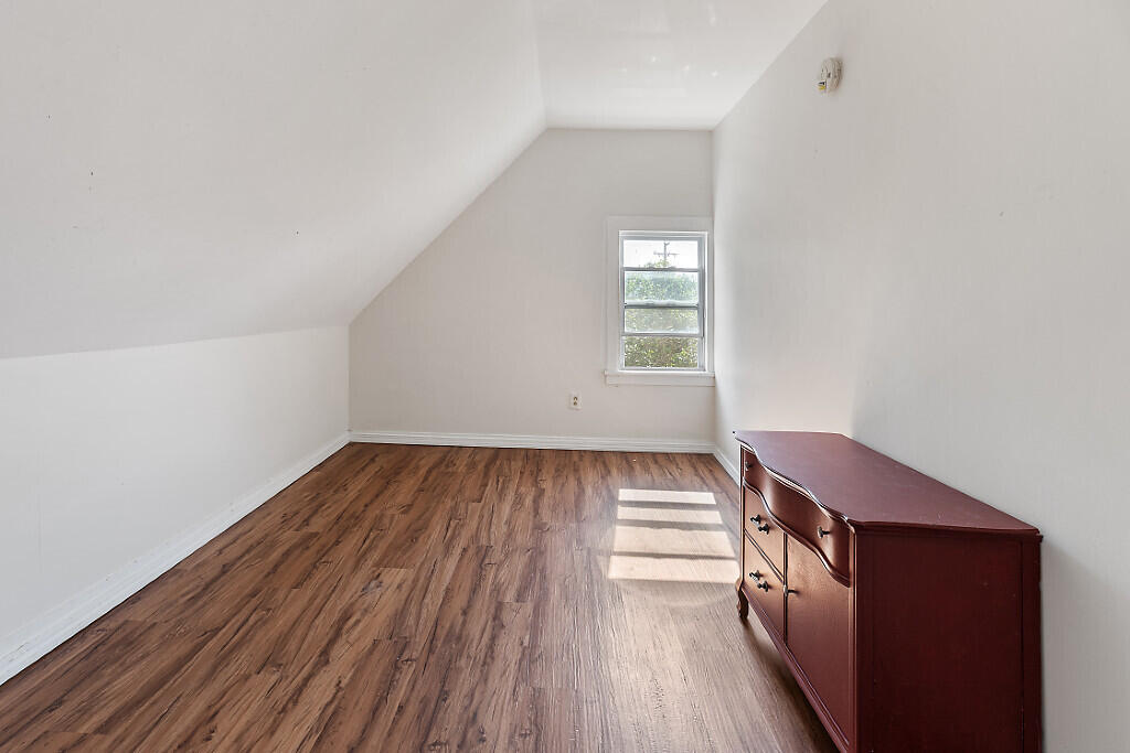 7 Maple Street