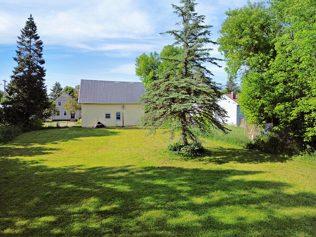 7 Maple Street