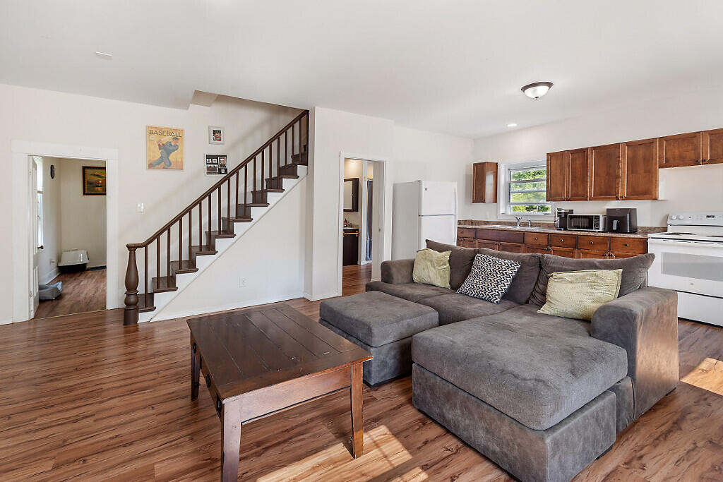 7 Maple Street