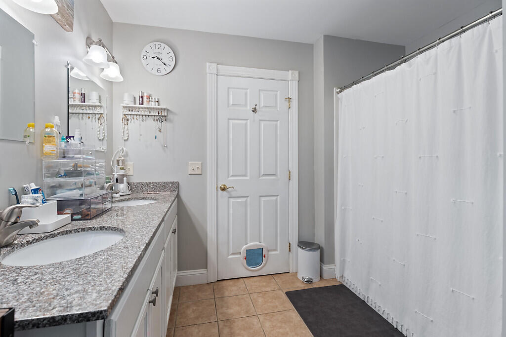 15 Fieldstone Drive