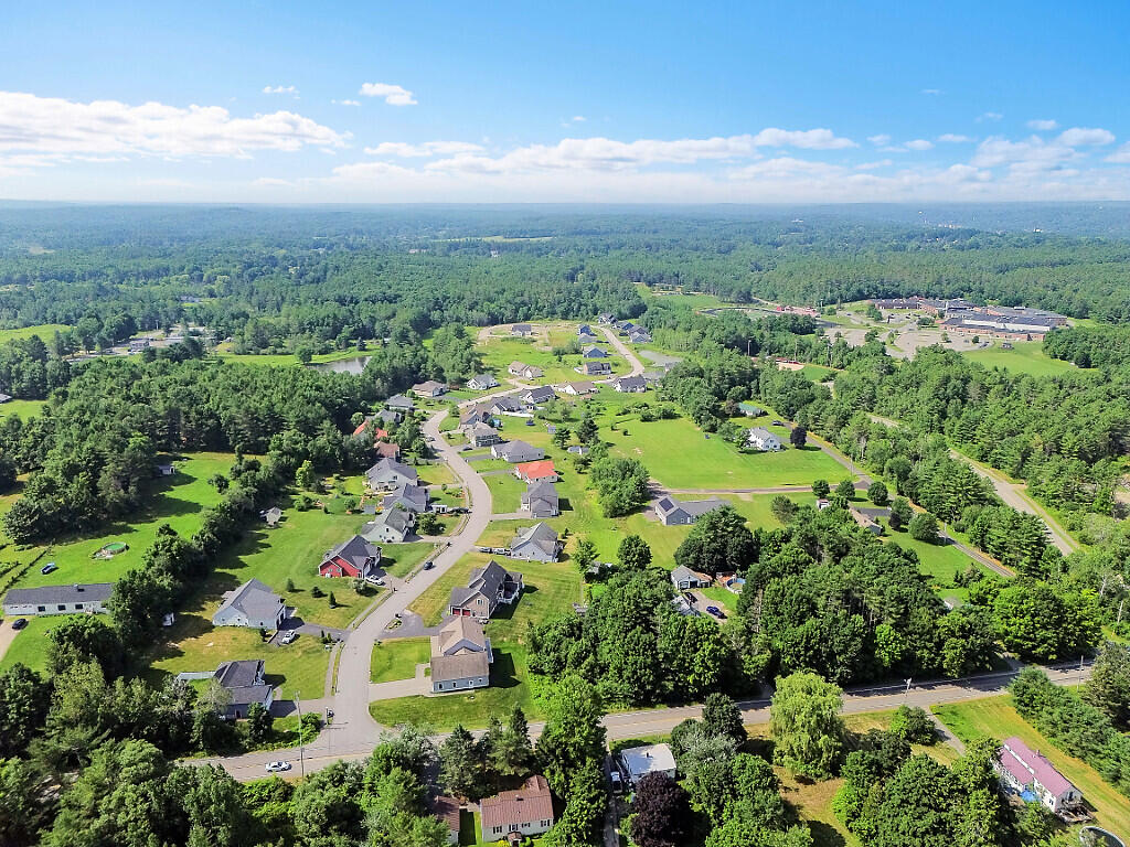15 Fieldstone Drive