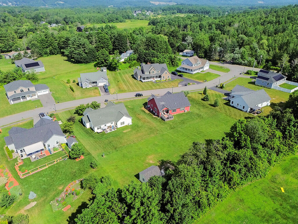 15 Fieldstone Drive