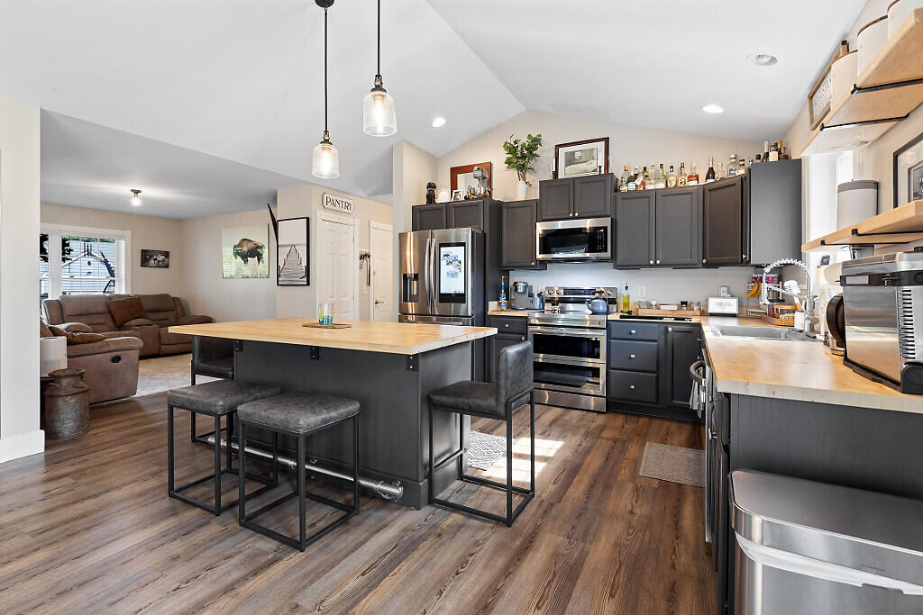 15 Fieldstone Drive