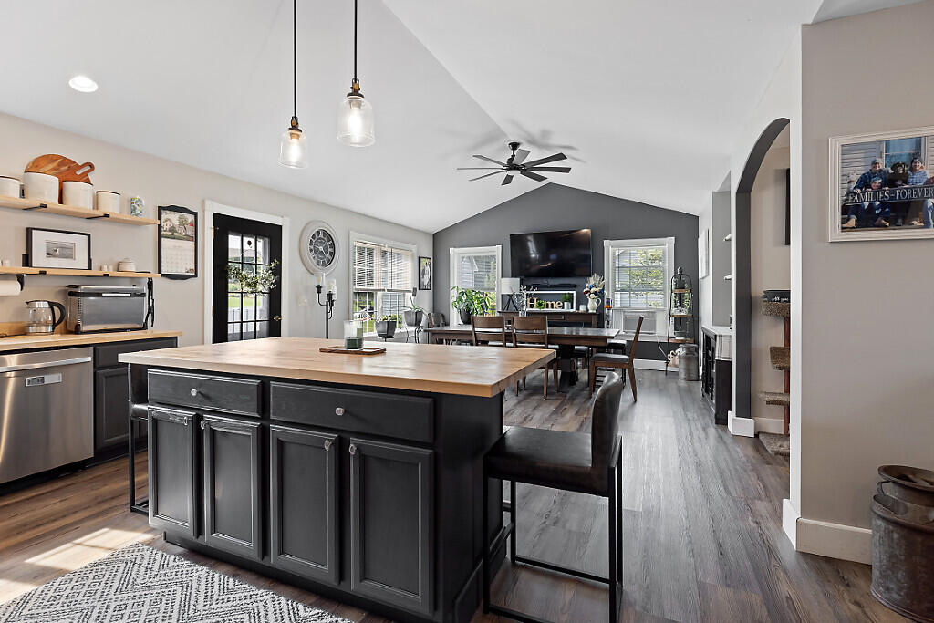 15 Fieldstone Drive