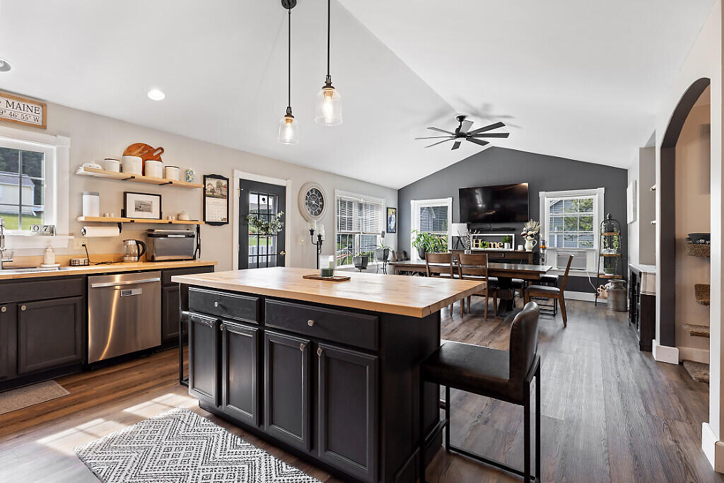 15 Fieldstone Drive