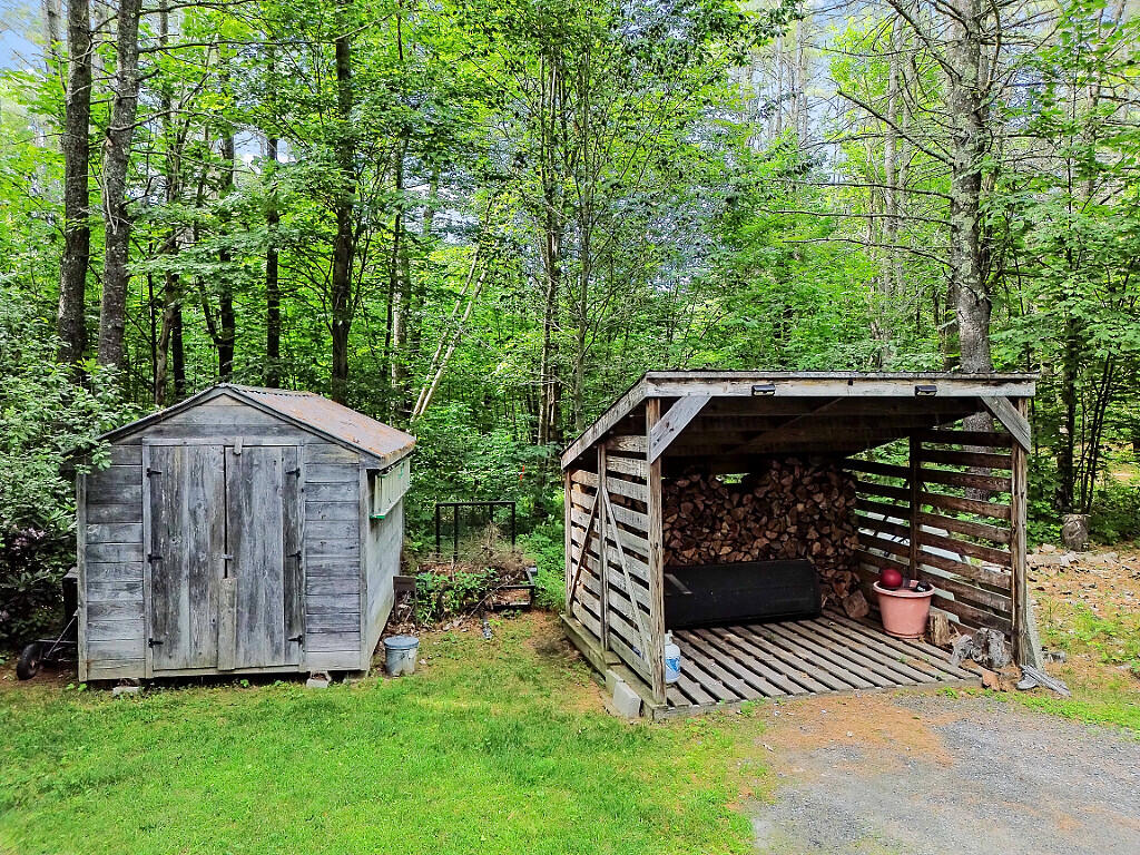 2 Falling Pines Lane