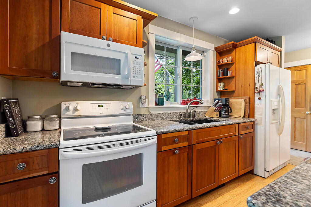 2 Falling Pines Lane