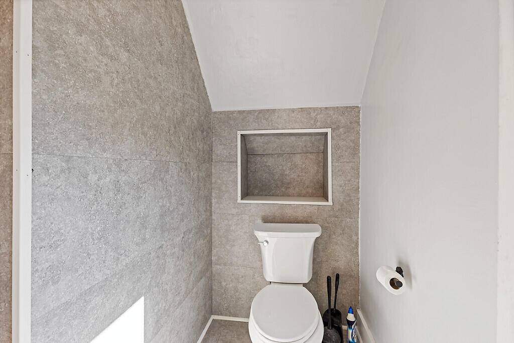 2058 N Belfast Avenue