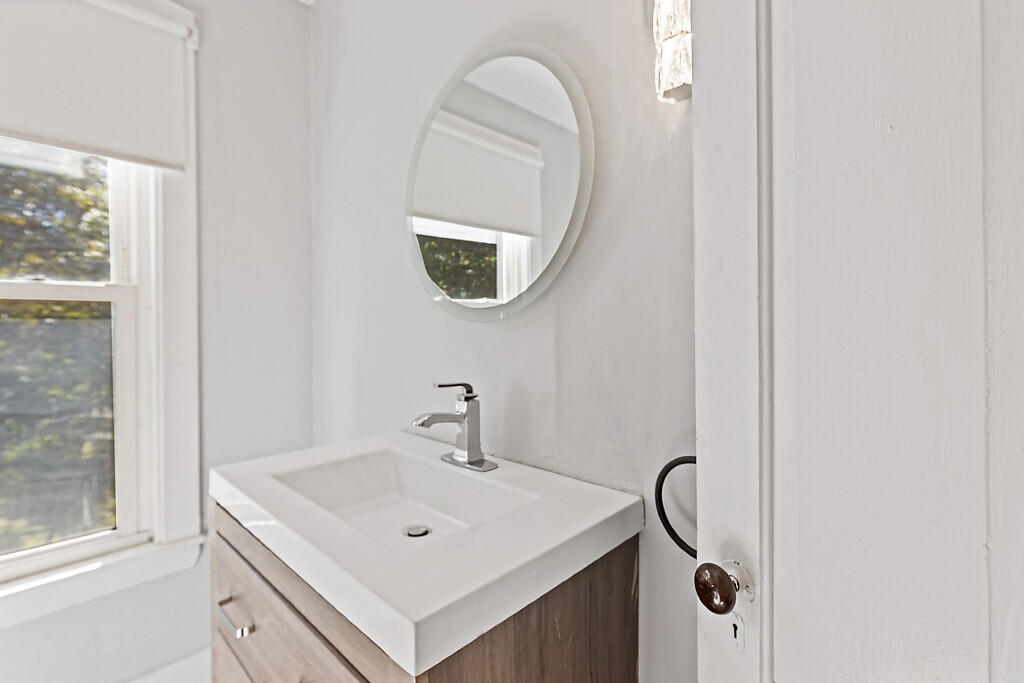 2058 N Belfast Avenue