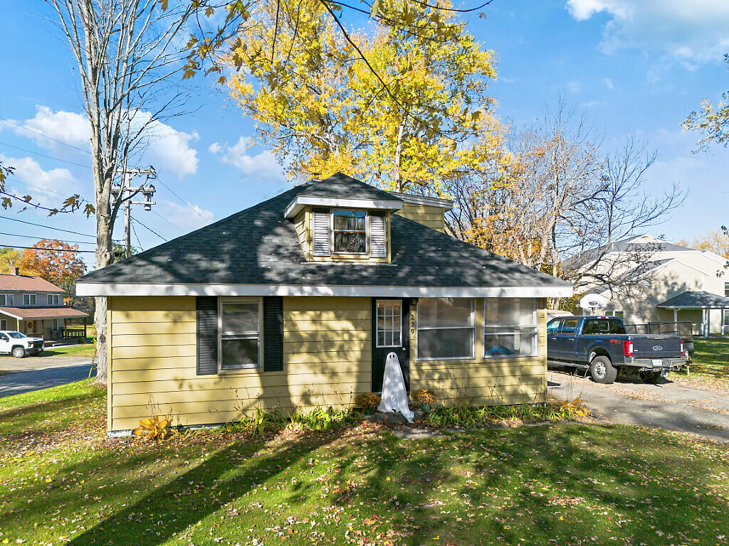 229 Highland Avenue
