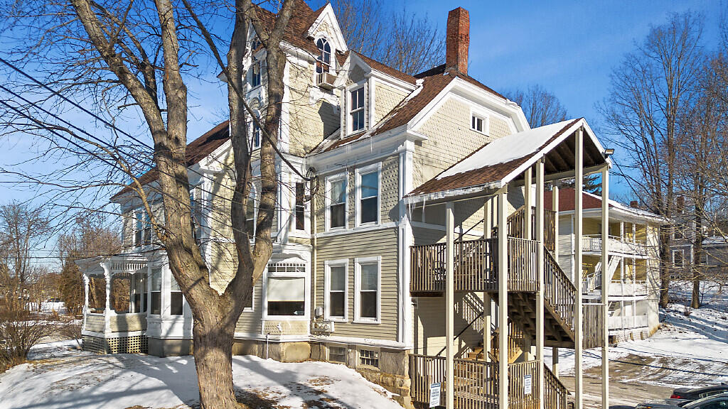 16 E Chestnut Street