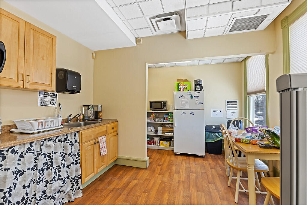 16 E Chestnut Street