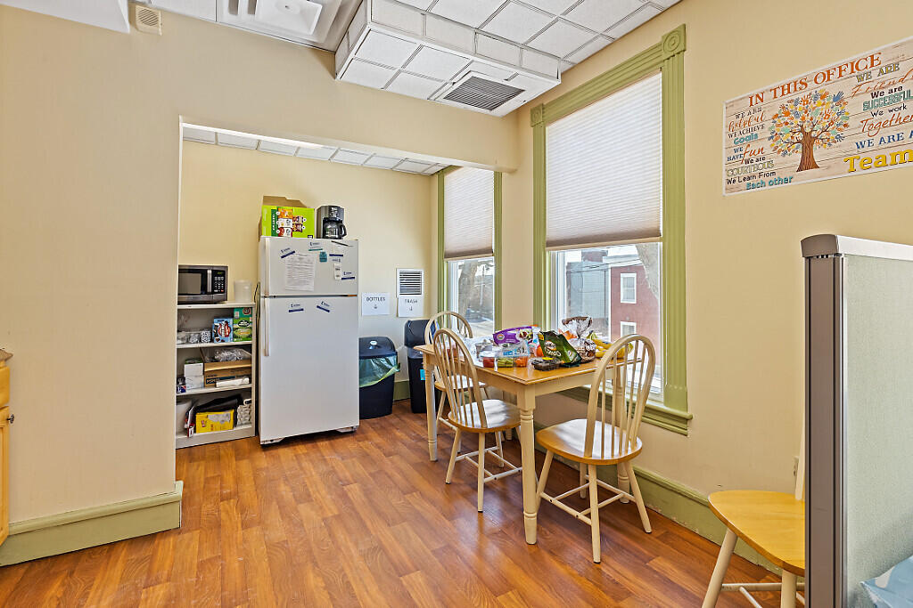 16 E Chestnut Street