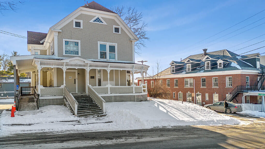 16 E Chestnut Street