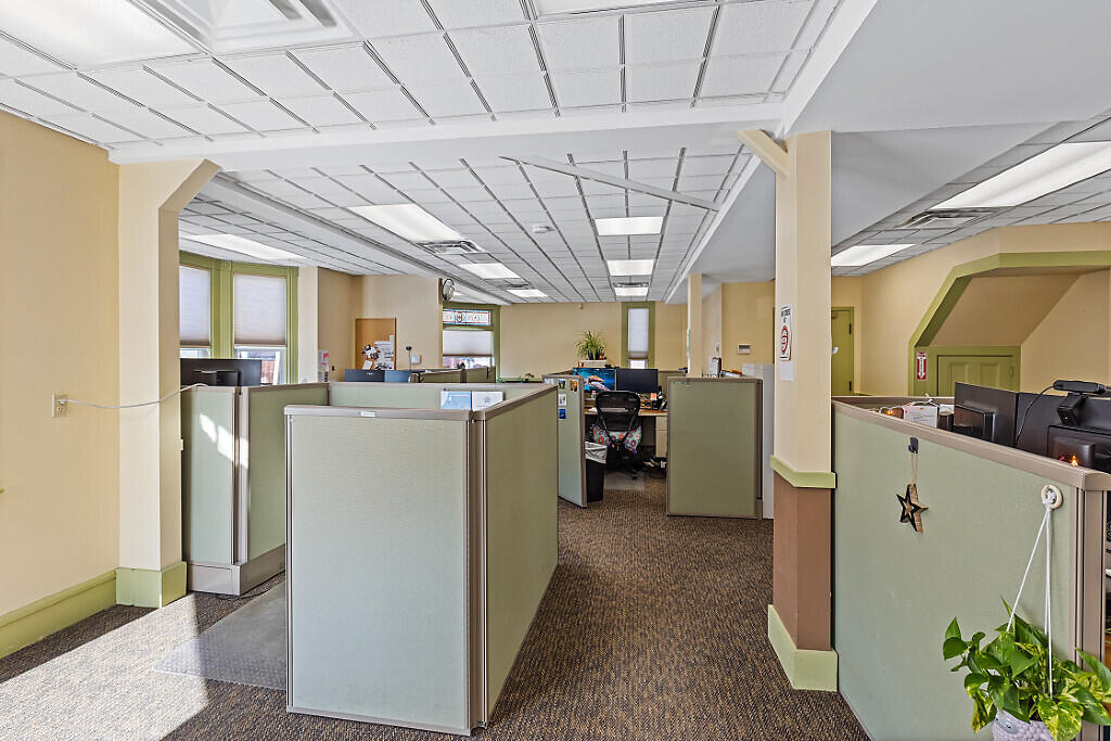 16 E Chestnut Street