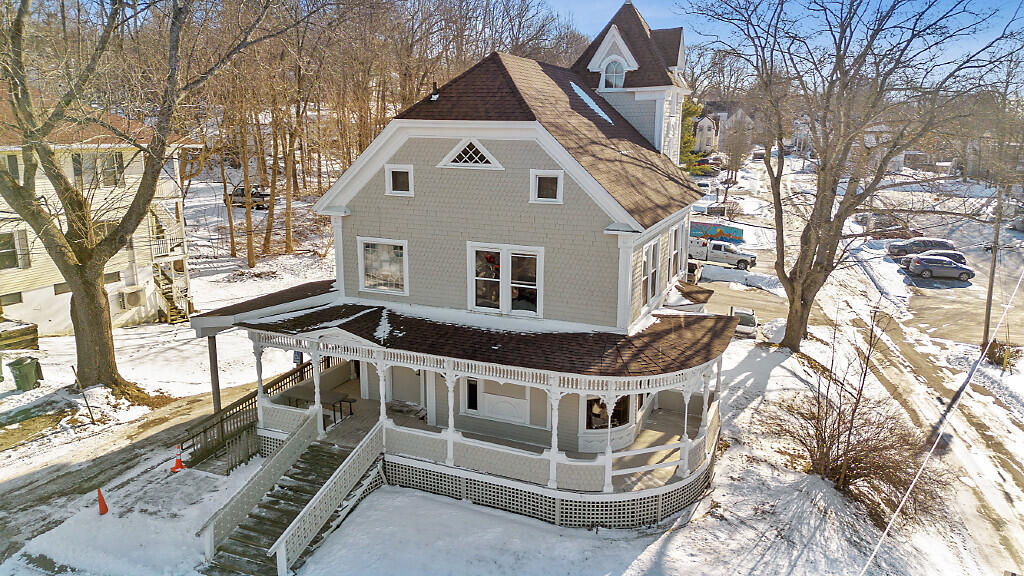 16 E Chestnut Street