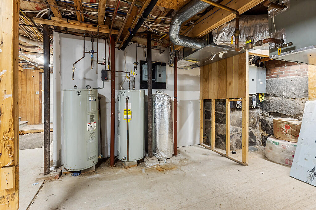 16 E Chestnut Street