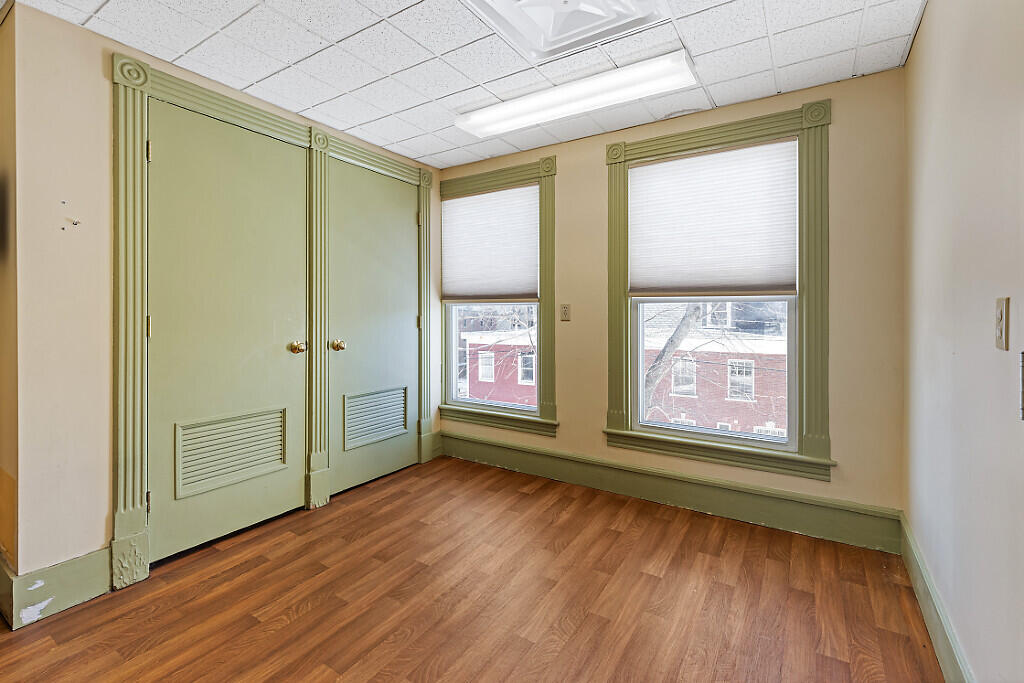 16 E Chestnut Street