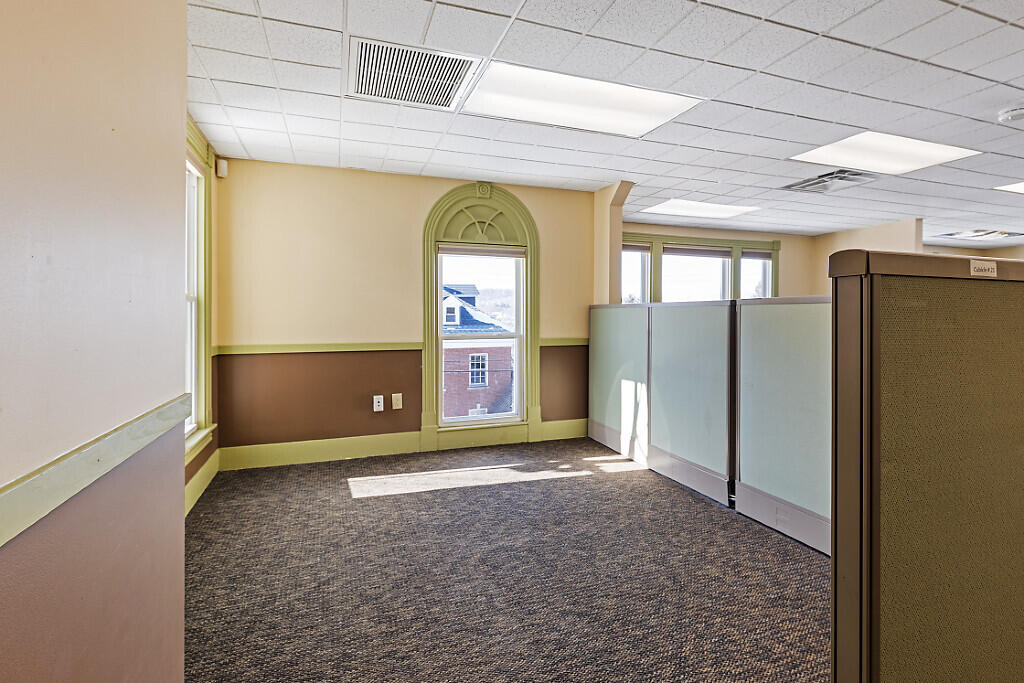 16 E Chestnut Street