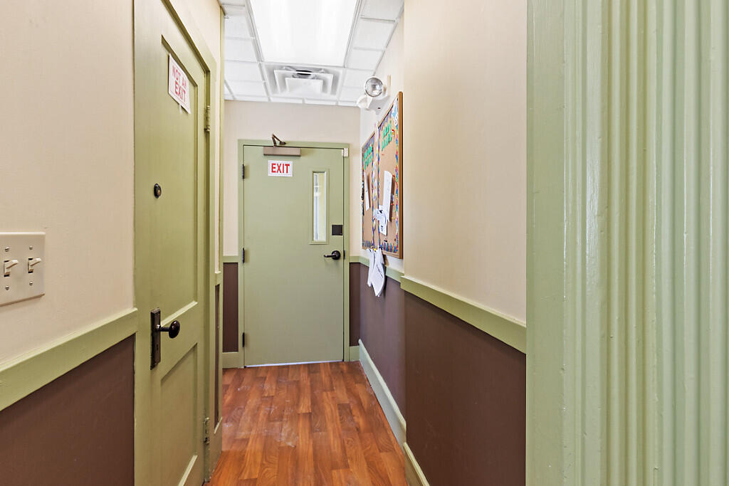 16 E Chestnut Street