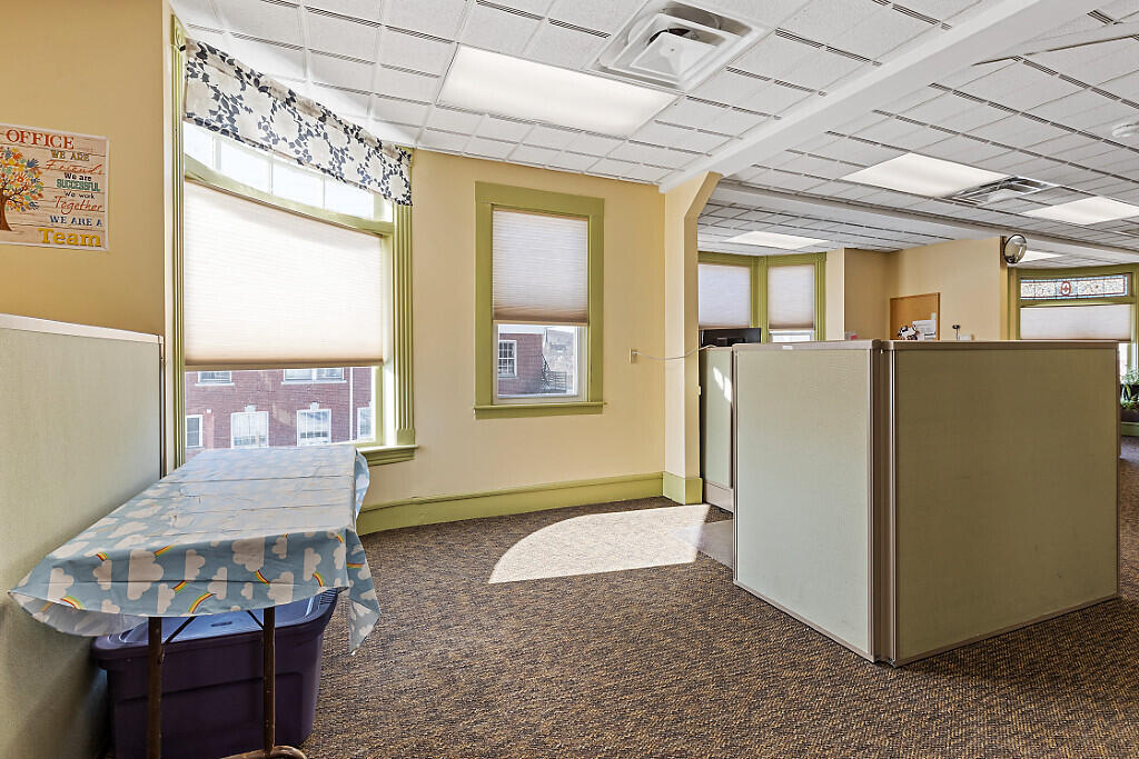 16 E Chestnut Street