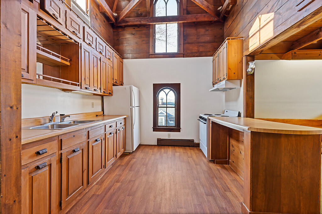 16 E Chestnut Street