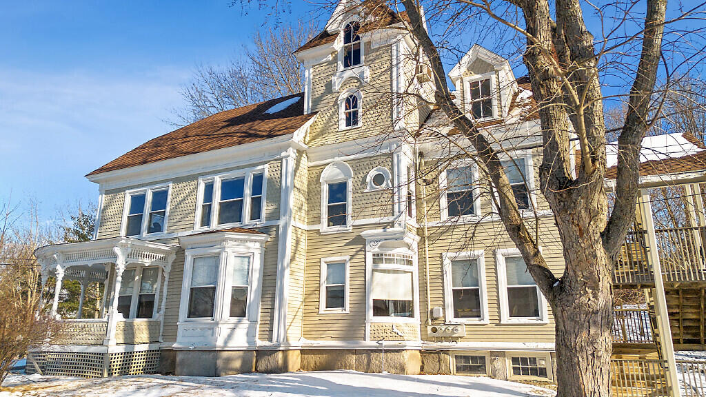 16 E Chestnut Street