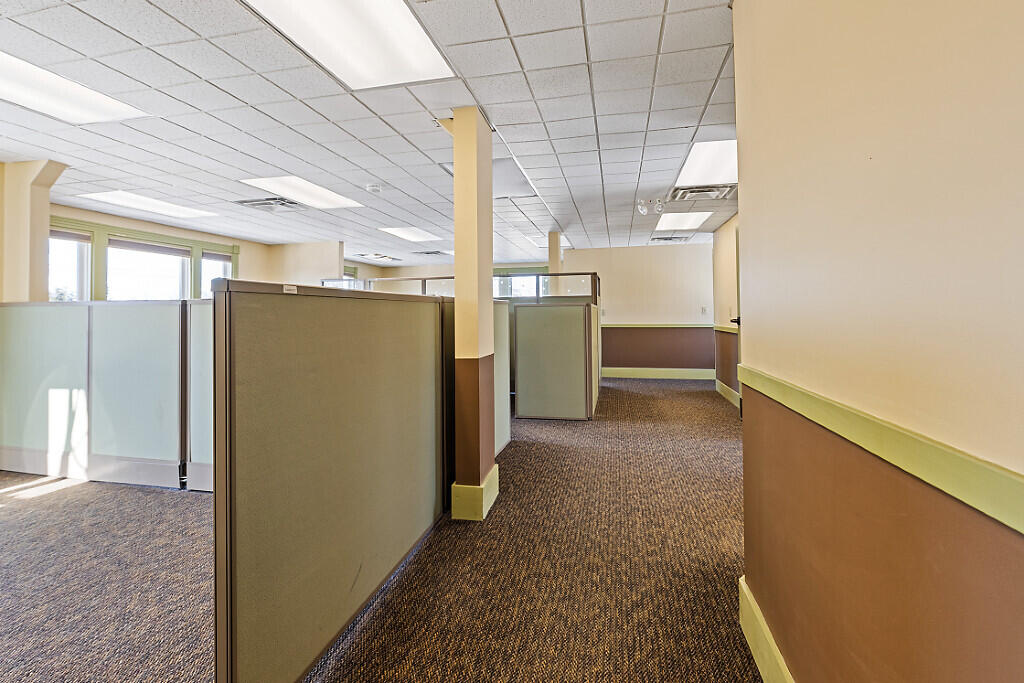 16 E Chestnut Street