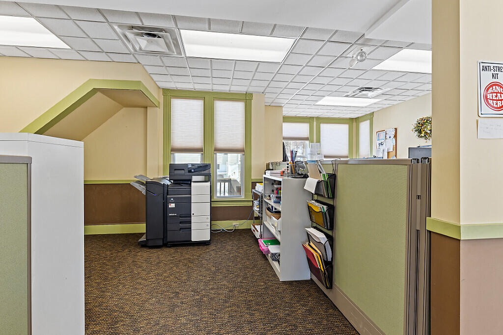 16 E Chestnut Street