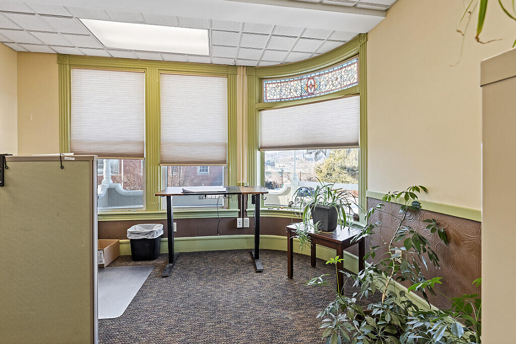 16 E Chestnut Street