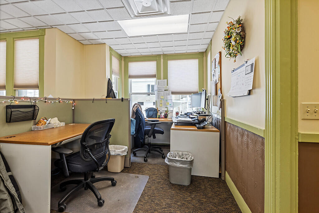 16 E Chestnut Street