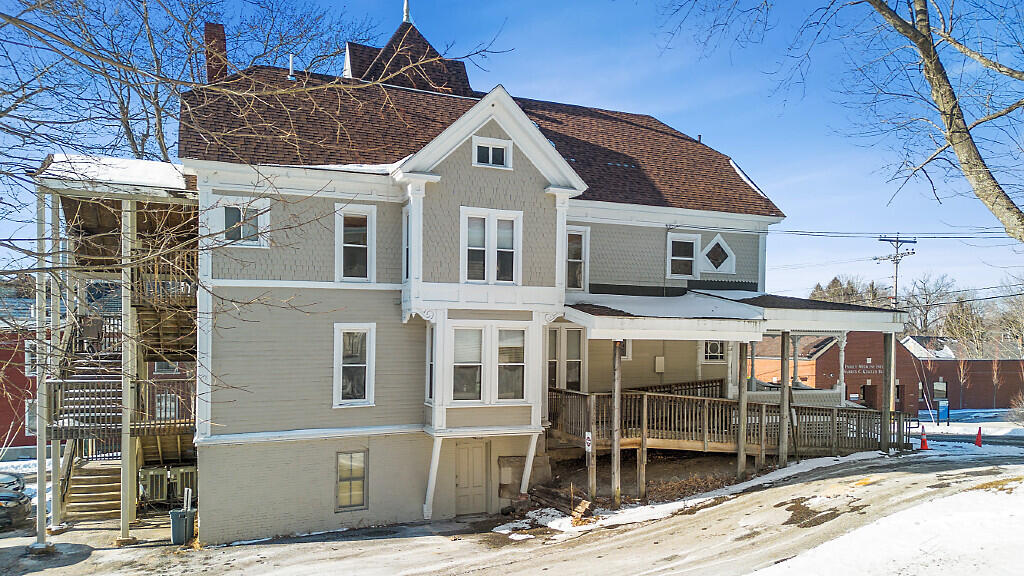 16 E Chestnut Street