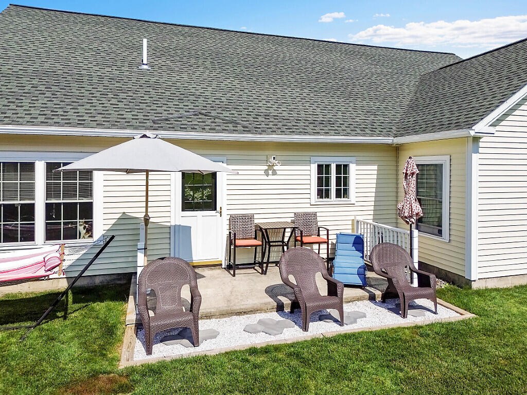 15 Fieldstone Drive