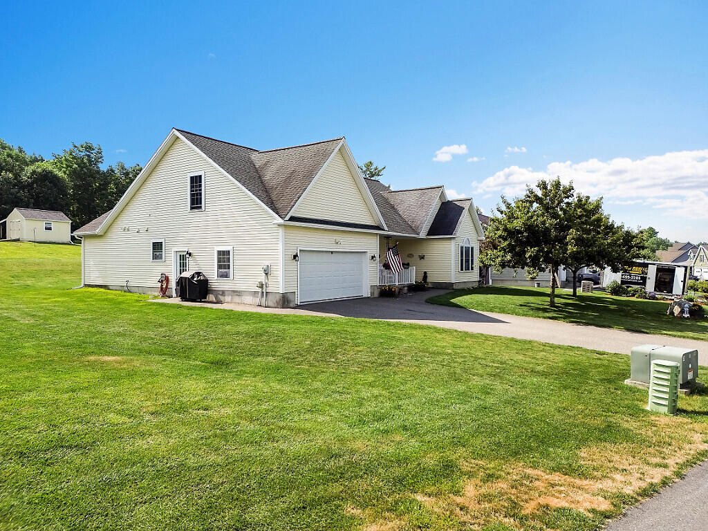 15 Fieldstone Drive