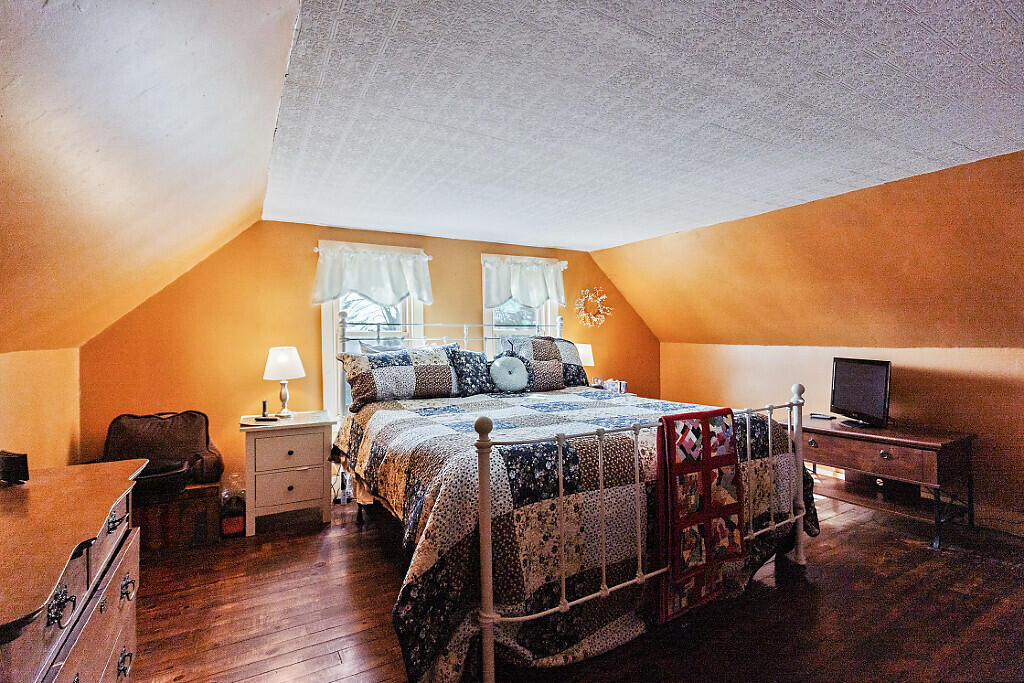 227 Warren Road