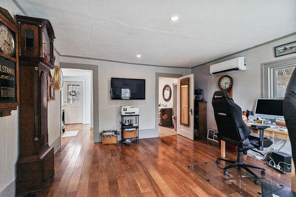 227 Warren Road