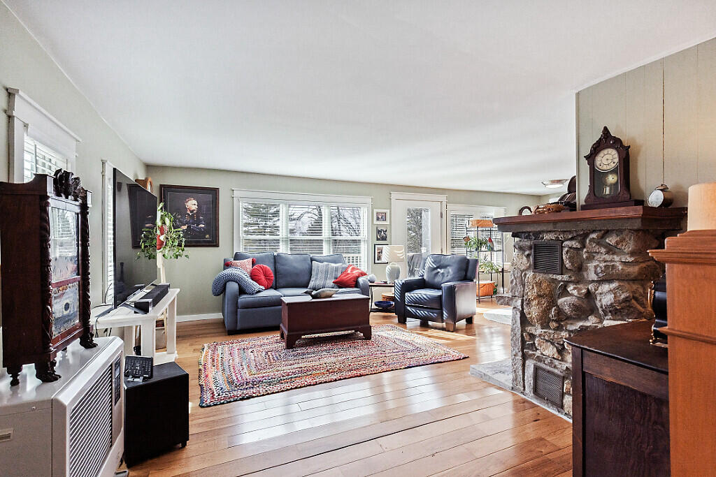 227 Warren Road