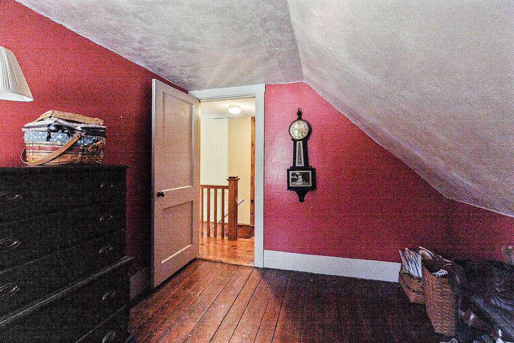 227 Warren Road