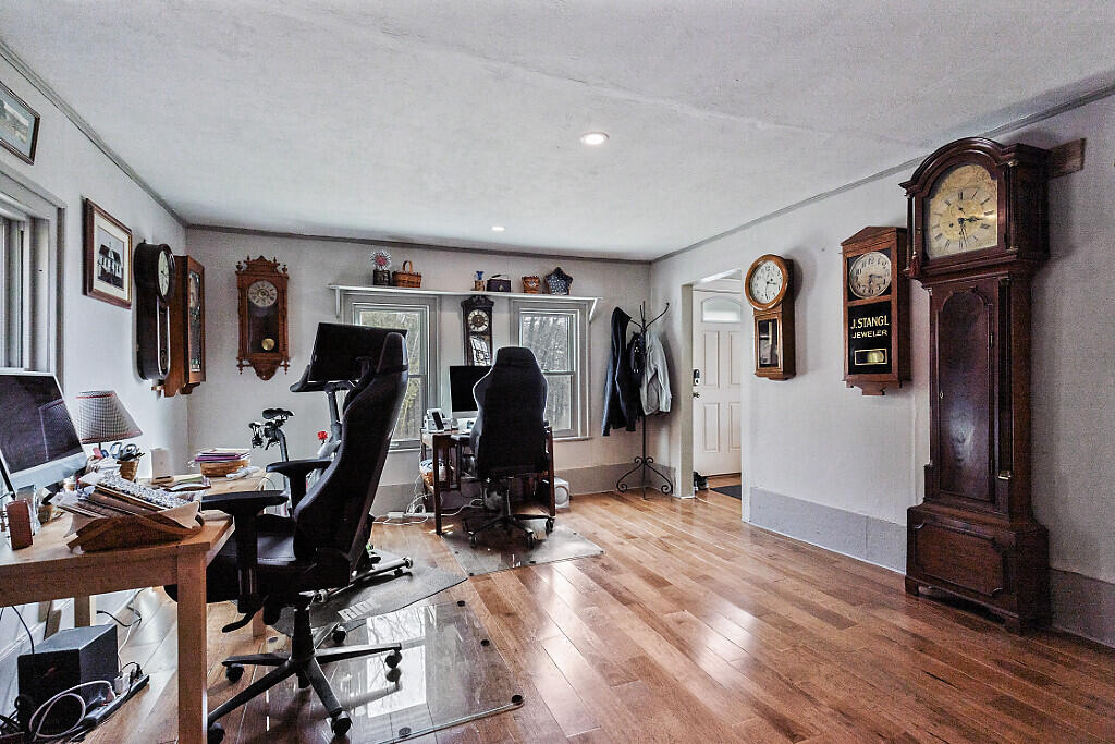 227 Warren Road