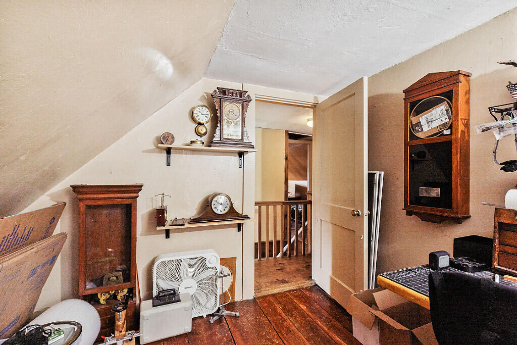 227 Warren Road