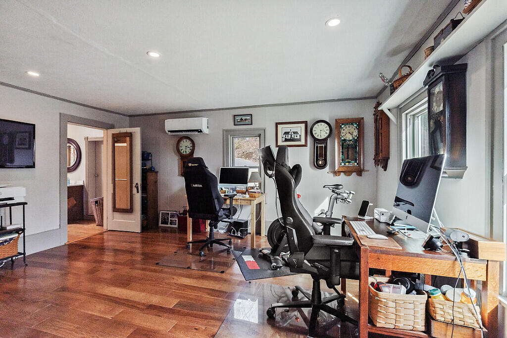 227 Warren Road