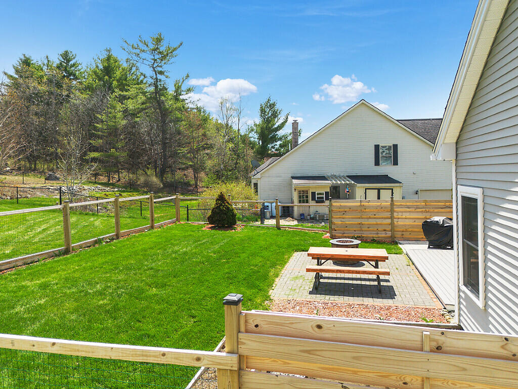 19 Fieldstone Drive