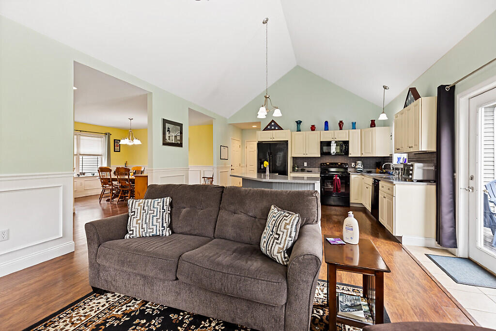 19 Fieldstone Drive