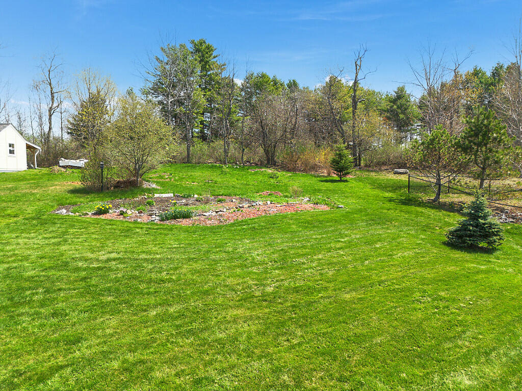 19 Fieldstone Drive