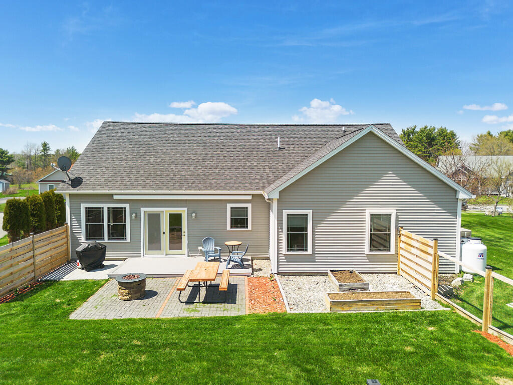 19 Fieldstone Drive