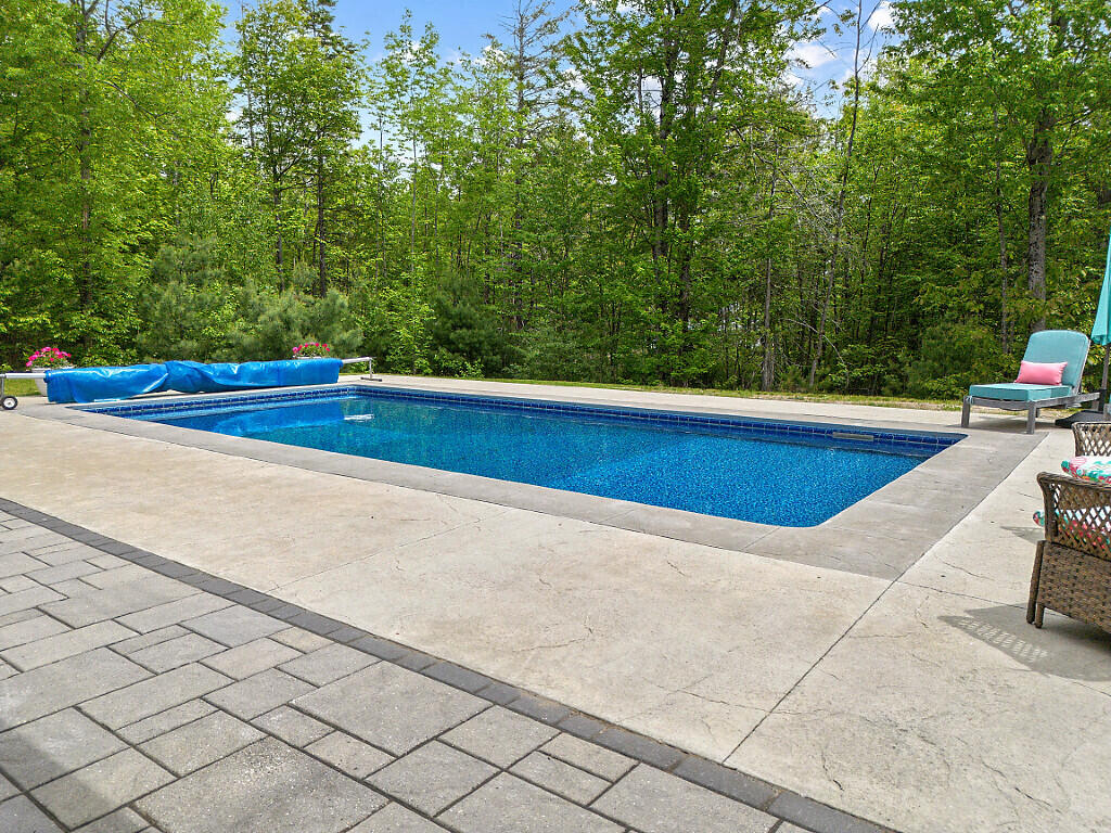749 West Road