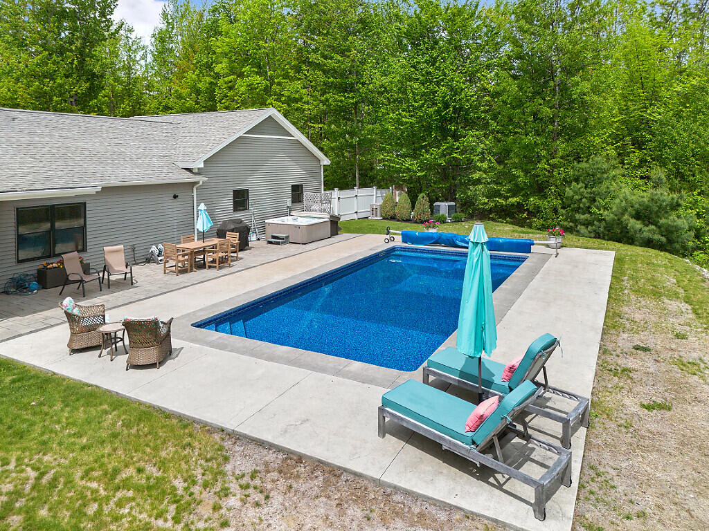 749 West Road