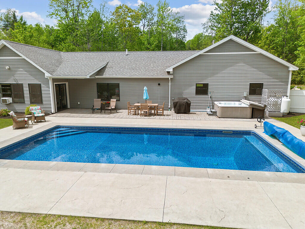 749 West Road