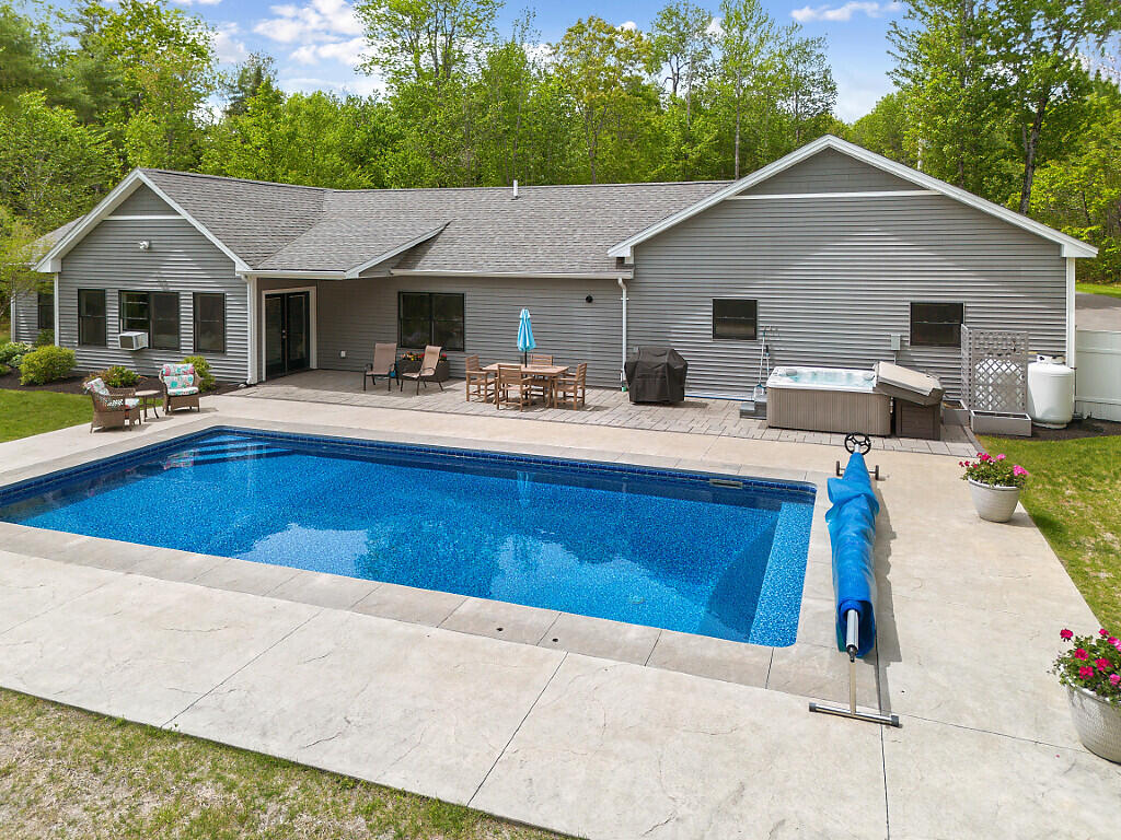 749 West Road