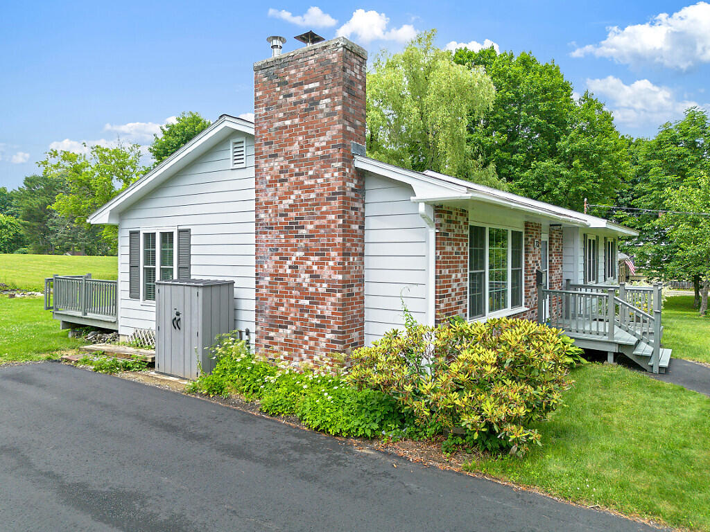 23 W Hill Road